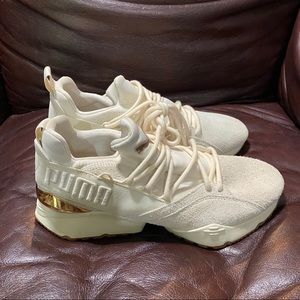 NWOT Puma Muse Maia Street One; wms 9.5